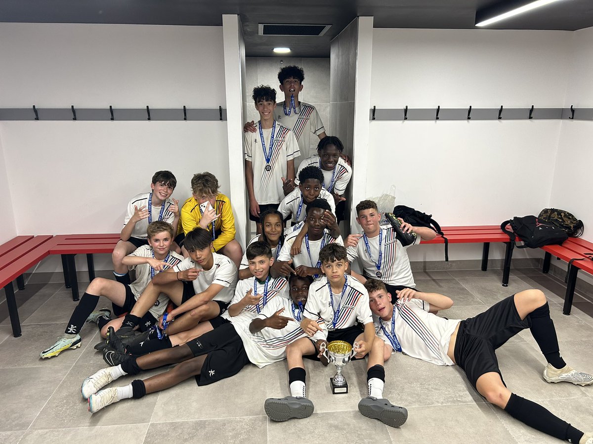 RiddlesdownPE's tweet photo. ๐ District Champions ๐
Our U13 boys come away with a league and cup double โ
The boys were part of a close encounter with Harris CP, but came out on top with a 3-1 victory ๐๐ฝ Goals from Loke and Tristan โฝ๏ธโฝ๏ธ So excited for what next year has in store ๐๐๐? #Treblechasers https://t.co/z3Y2xl2jLe