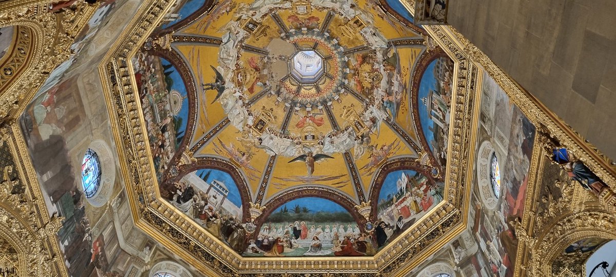 johan_klos's tweet photo. Goedenavond #vandaag #loreto en de #schitterende #basilik bezocht en ook de #grotten van #frasassi bekeken om de #koelte te zoeken was hier 35 graden #weerfoto #Italië https://t.co/3iSM7WbEwQ