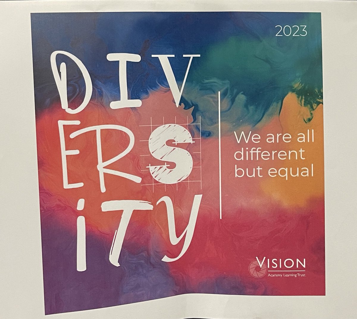 AmjidKhazir's tweet photo. This #RefugeeWeek we continued our activities with the amazing @EgglescliffeSCH - celebrating #diversity with a Diversity Podcast day. So many amazing questions and answers from the students!
What a day. ✊🏽
#PromotingUnity https://t.co/loWDqlo1w7