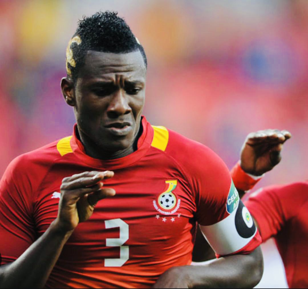 GhanaBlackstars's tweet image. 👑 𝗘𝗡𝗗 𝗢𝗙 𝗔𝗡 𝗘𝗥𝗔 ! 👏🏾

Ghana’s All Time Top Scorer, Africa’s top scorer at the World Cup, BBC African Footballer of the Year 2010 Asamoah Gyan has officially retired from professional football. 

Thank you for all the Memories ❤️🇬🇭

Enjoy retirement, Legend! 3️⃣ ™️