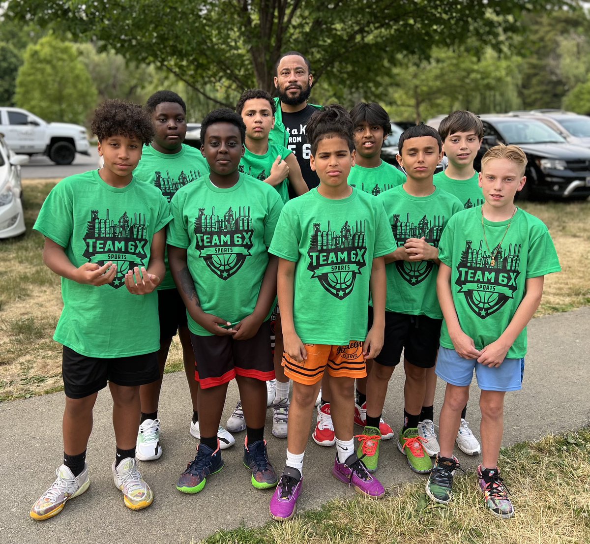 Team6X's tweet photo. Team 6X would like to thank @cfarlaw for your generosity towards sponsoring our Summer League teams. We appreciate you tremendously. 🫶🏾 #6XFAM https://t.co/9h6eGtqdFd