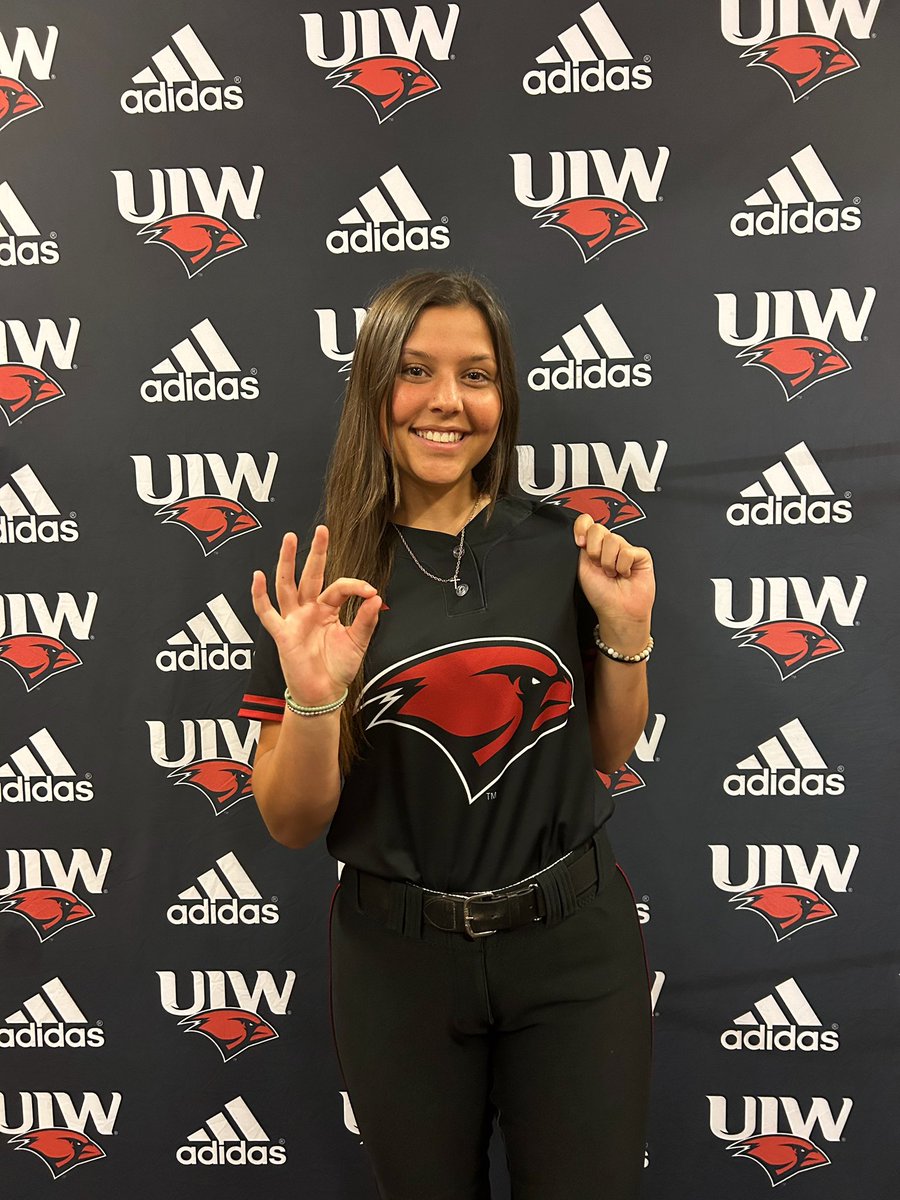 bella mitchell tweet media