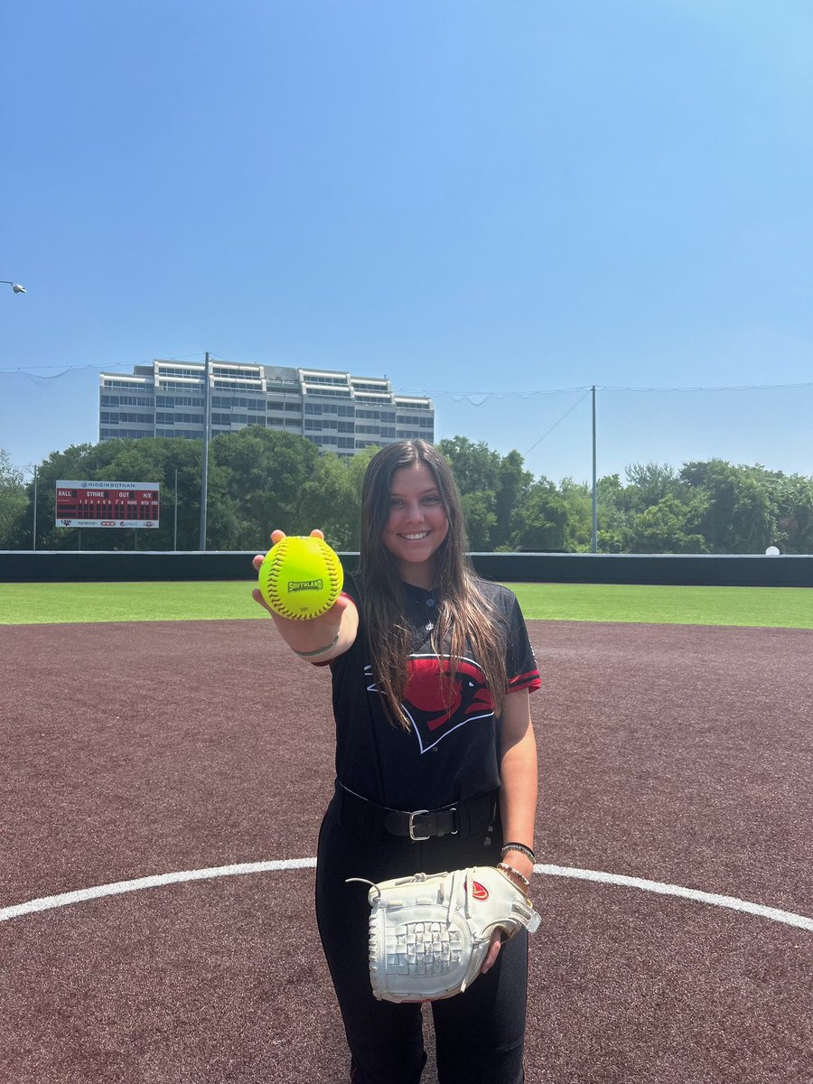 bella mitchell tweet media