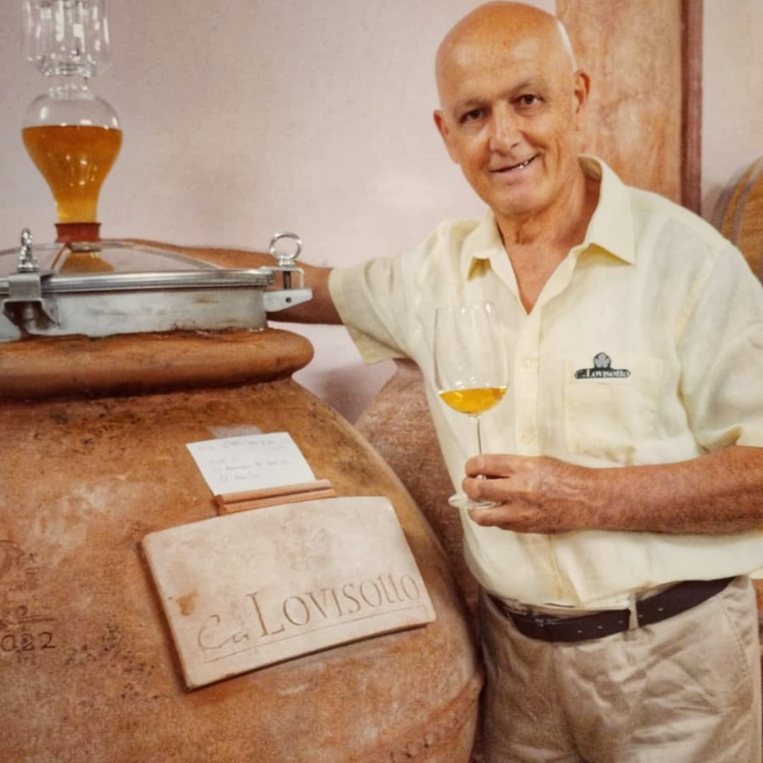Amphora Revolution: from the grape to the glass. 
For the ageing process of RIBOLLA GIALLA we choose the terracotta amphora that preserves the identity of the terroir, does not influence the wine allowing a natural transpiration. 
An ancient tradition revised in a modern key.