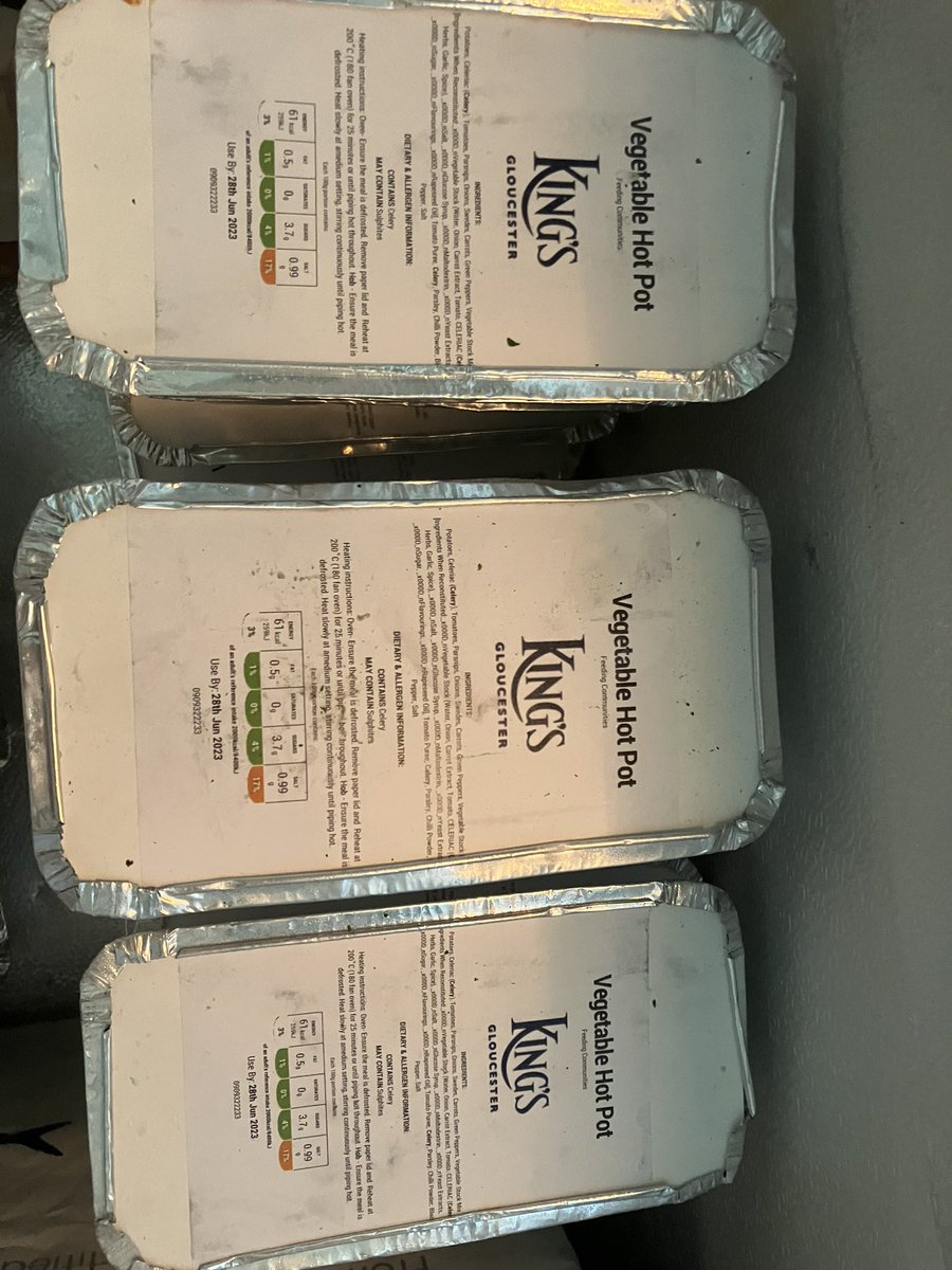 Thank you to <a href="/DeanCol72502608/">Dean Collins</a>, <a href="/KingsSchoolGlos/">The King’s School, Gloucester</a> &amp; @Thomas_Franks_ , for the donation of meals. These will be given out to the community of Nailsworth &amp; will be very much appreciated. 💚 
The meals use surplus ingredients making the meals not just tasty but sustainable too!