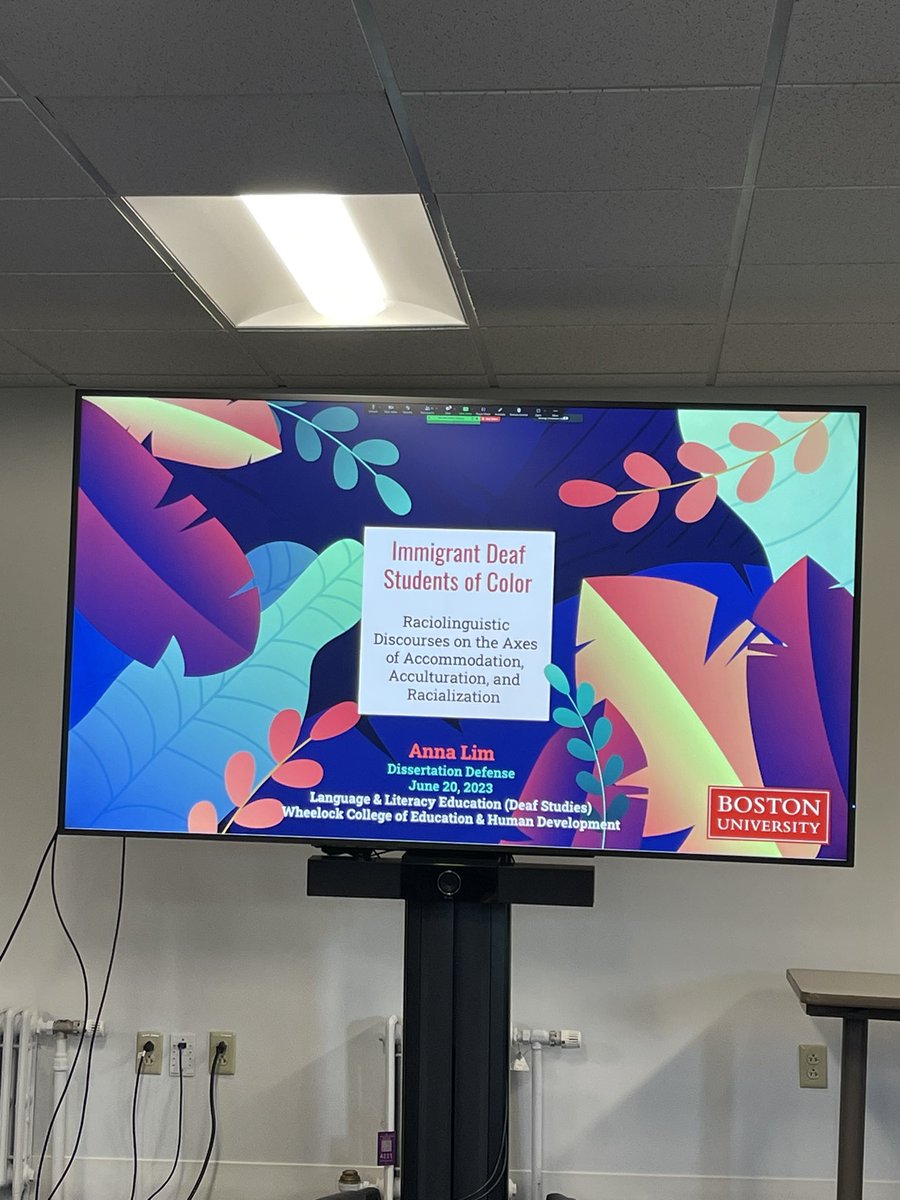 Stoked to be on the committee of @meixinglingual and to hear this important work today - my first dissertation hearing in ASL! Congrats Dr. Lim!