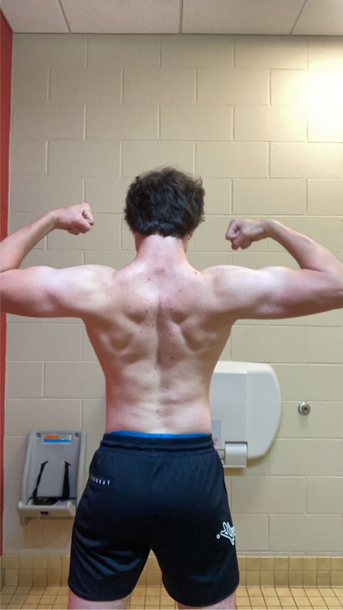 Nerpyy_'s tweet photo. @Codycar3877293 Average barbell rower https://t.co/6drWevvoqn