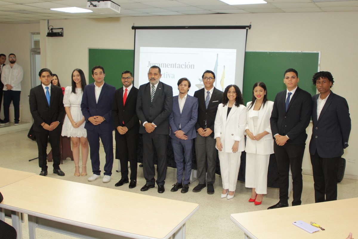 cippucmmcsd's tweet photo. El viernes 9 de junio vivimos un capítulo inolvidable para el Club de Ideas Políticas👏🏼.

Oficialmente, recibimos a la nueva directiva para la gestión 2023-2024. Nos sentimos orgullosos de seguir impulsando a jóvenes comprometidos con el bienestar social de nuestro país. https://t.co/1LIz5fmqAw