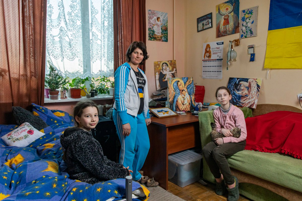 UNHCRUkraine's tweet photo. On #WorldRefugeeDay @UNHCRUkraine spotlights initiatives &amp; actions towards inclusion &amp; solutions for displaced people #HopeawayfromHome 

Read more here👉https://t.co/gPOoF3HTok https://t.co/5BEpUPuFUc