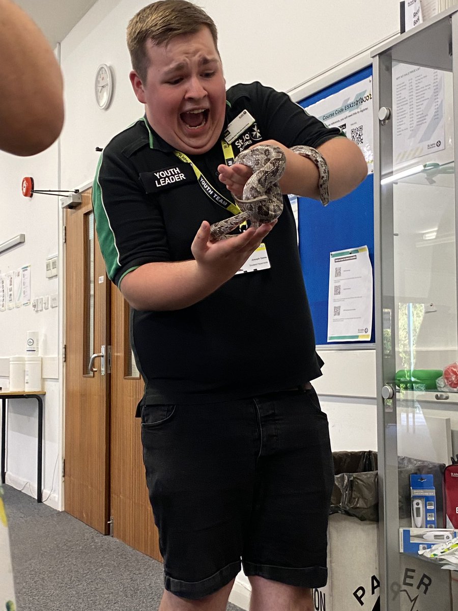 Animals at Chelmsford Cadets tonight… safe to say I was a bit surprised to hold this little guy 🐍🤣 <a href="/SJAChelmsford/">SJA Chelmsford All Services Unit</a> <a href="/SJAEastYouth/">SJA East Midlands and East of England Youth</a>