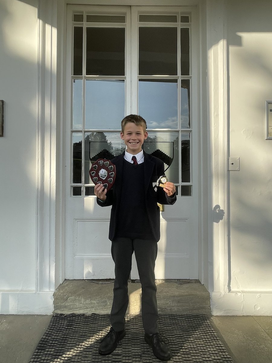 So proud of SDH! U11 Athletics/Cross Country award and the first recipient of the Bellan House Top Sports Performer shield 22/23 #thisisoswestry @gasptraining @OswestrySport @OswestrySchool