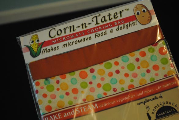 PicsNFlics's tweet image. The reusable Corn-n-Tater Microwave Bag is designed to cook your food to perfection in the microwave without losing flavor or consistency due to its unique moisture-retaining cotton and bamboo blend. Once you try it, you will never look at microwaved food the same way again.