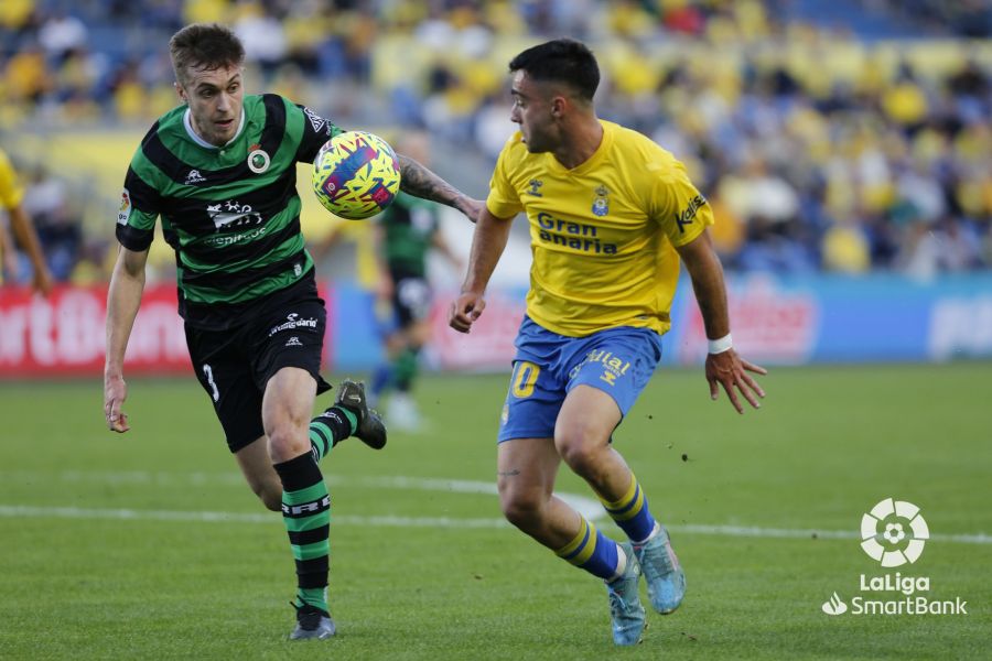 udlaspalmasNET's tweet image. Premios @FondoSegunda 

📌 Mejor central de Segunda División: Saúl Coco

📌 Jugador que más ha evolucionado: Saúl Coco

📌 Mejor joven de Segunda División: Alberto Moleiro