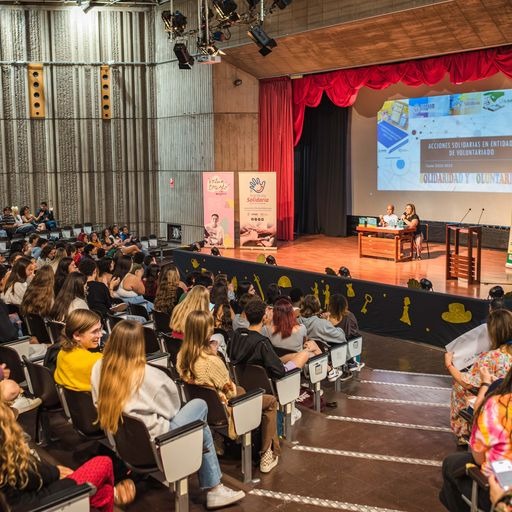 TfeSolidaria's tweet photo. La pasada semana finalizó la III Campaña de Promoción de Voluntariado en la Juventud “Cuento Contigo” en el IES La Laboral con un acto de agradecimiento del alumnado participante en las acciones solidarias a las entidades

•@HHAcaman
•@kauadetaco
•@KmsVerdes

#CuentoContigo https://t.co/vdoeMmTZur