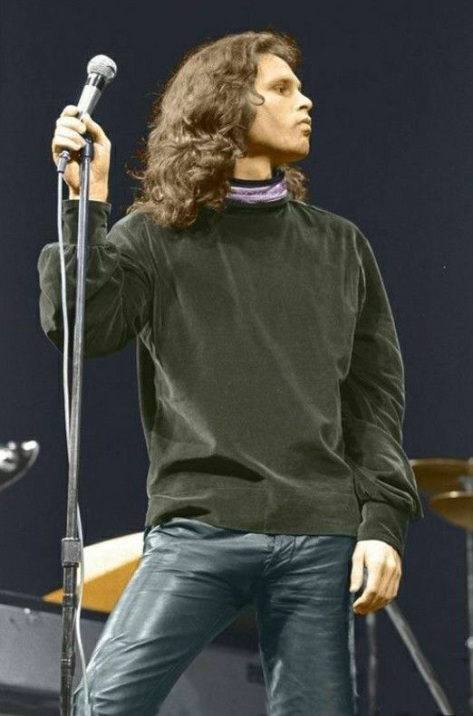 Steven Tyler OR Jim Morrison? #TheDoors #Aerosmith returnofrock.com/the-best-rock-…