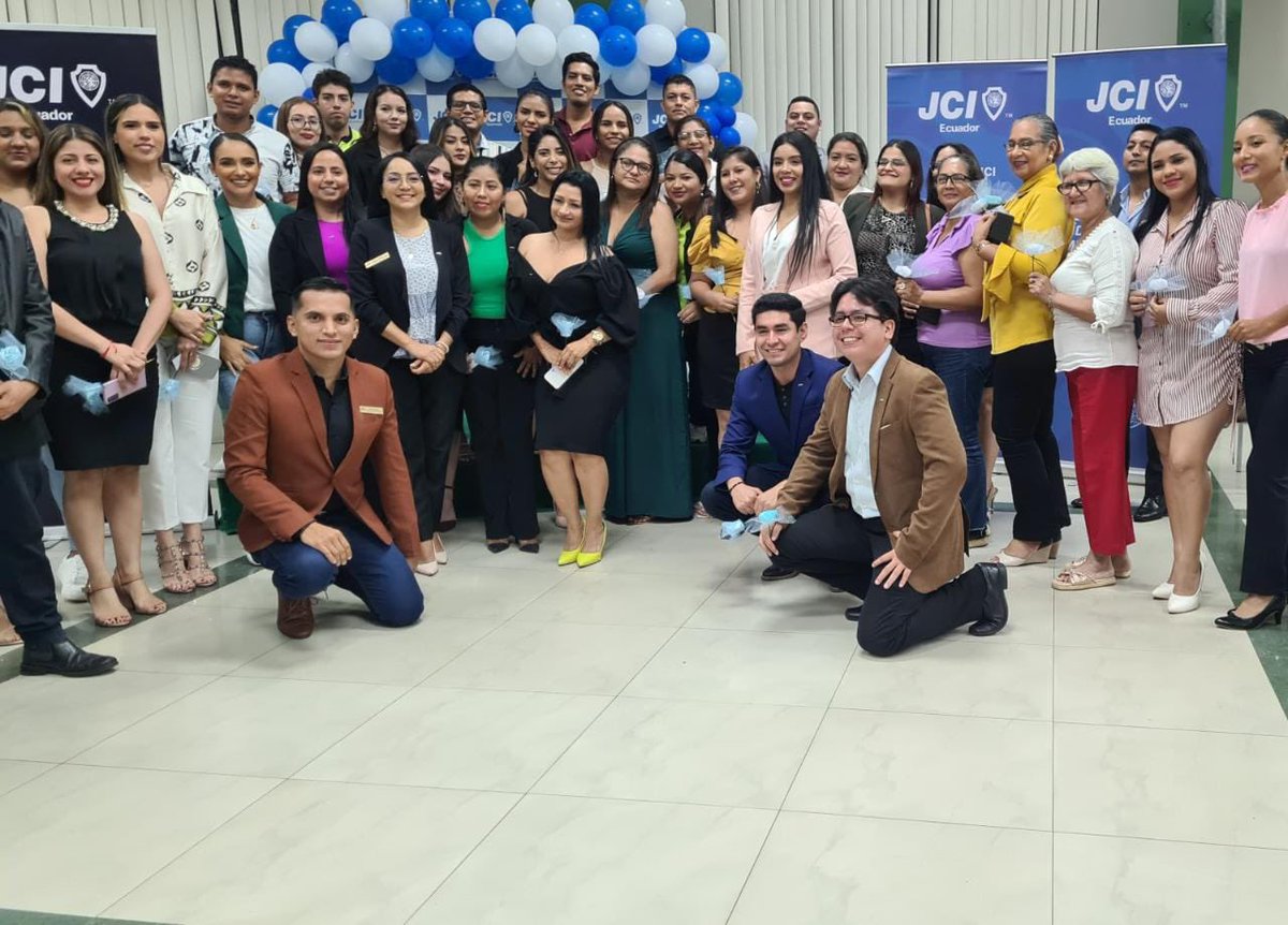 JCIQuevedo's tweet photo. Esta fue la semana de JCI Quevedo!! 
gracias por compartir con nosotros momentos de crecimiento y fortalecimiento para crear un cambio positivo !! #jciquevedo 
@JCIEcuador @DomenikaSanchez https://t.co/UBNlqCcx90