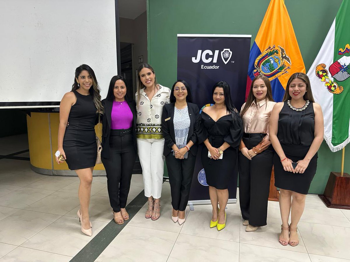 JCIQuevedo's tweet photo. Esta fue la semana de JCI Quevedo!! 
gracias por compartir con nosotros momentos de crecimiento y fortalecimiento para crear un cambio positivo !! #jciquevedo 
@JCIEcuador @DomenikaSanchez https://t.co/UBNlqCcx90