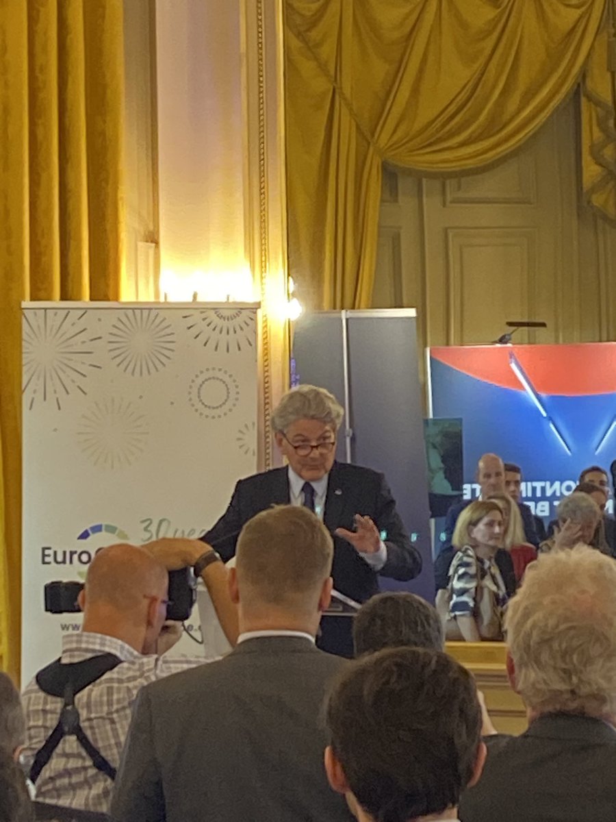 felipemedmar's tweet photo. Today we celebrate 30th anniversary of @eurocommerce with Commissioner Breton, who spoke about the Single Market and how #retail and #wholesale are essential ecosystems that contributes to the triple transformation of sustainability, digitalisation and skills #focusonessentials https://t.co/kAVjznxqY1