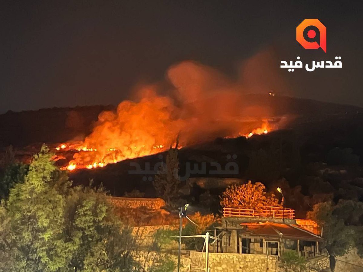 Lemapal's tweet photo. 🚨URGENT: another Horrifying pogrom unfolding in #Huwara following Itamar Ben-Gvir's call to settlers. Settlers' pogrom tonight includes arson attacks on cars and farms, and rocks thrown at homes and shops. https://t.co/yhHNirPEhv