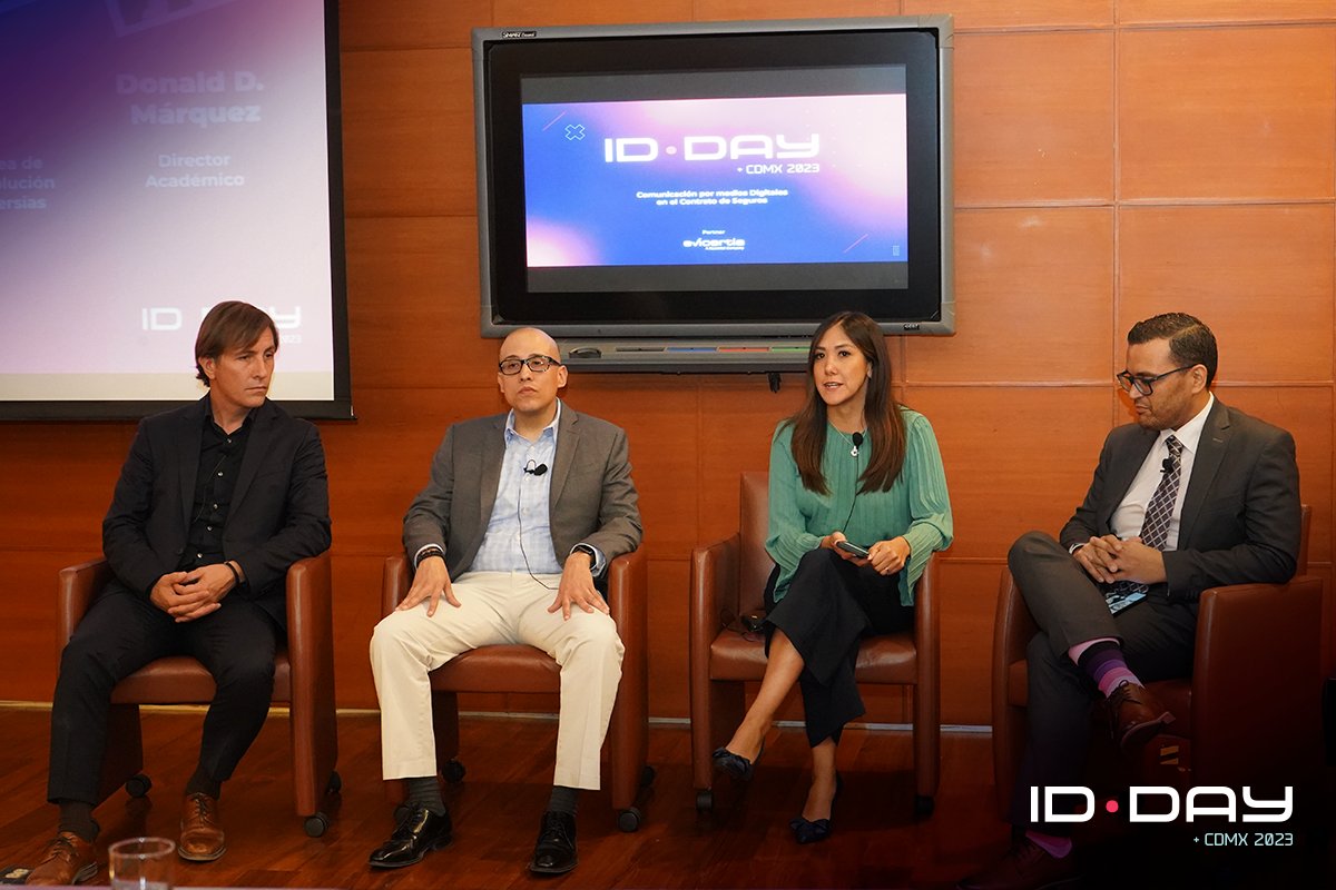 IdForo's tweet photo. En ese día del #IDDayCDMX 2023🇲🇽, la Comunicación por medios Digitales en el Contrato de Seguros ha sido el tema principal en el conversatorio.
¡Una experiencia increíblemente interesante junto a @GertriCamps, @donaldmarquez, @jacobvanleeuwen, Ricardo Ceballos y @sosa_elia ! https://t.co/VkqImLTf6o
