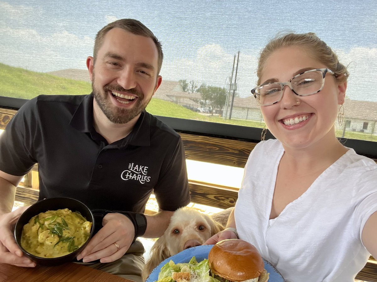 We had the most special guest join us for this weeks Envie Eats segment on Louisiana’s Playground. 🐾🥘

Listen in tomorrow to learn more about this fun, new pet-friendly dining experience! 🍔🎙️

#visitlakecharles