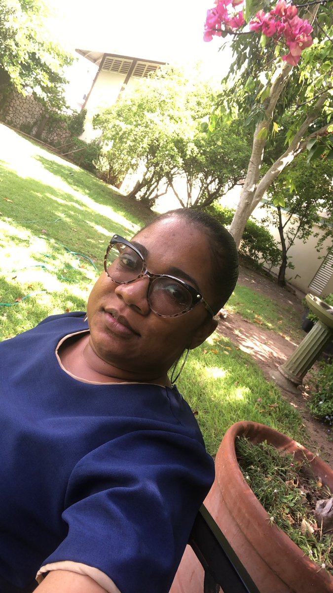 Jadeysmom's tweet photo. This is where I spend my lunch break #wellnessbench https://t.co/Cdm48tgFs9