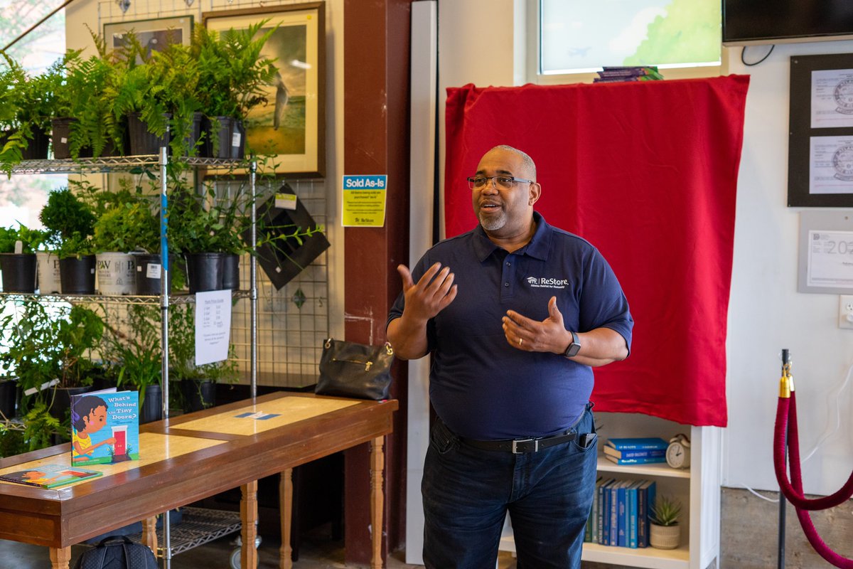 AtlantaHabitat's tweet image. Friday was a very special occassion at our Atlanta ReStore as we dedicated our very own Tiny Door thanks to @tinydoorsatl!

We're honored to be home to this awesome art installment — and invite YOU to come check it out on your next shopping trip to our ReStore! 

#BuiltToThrive