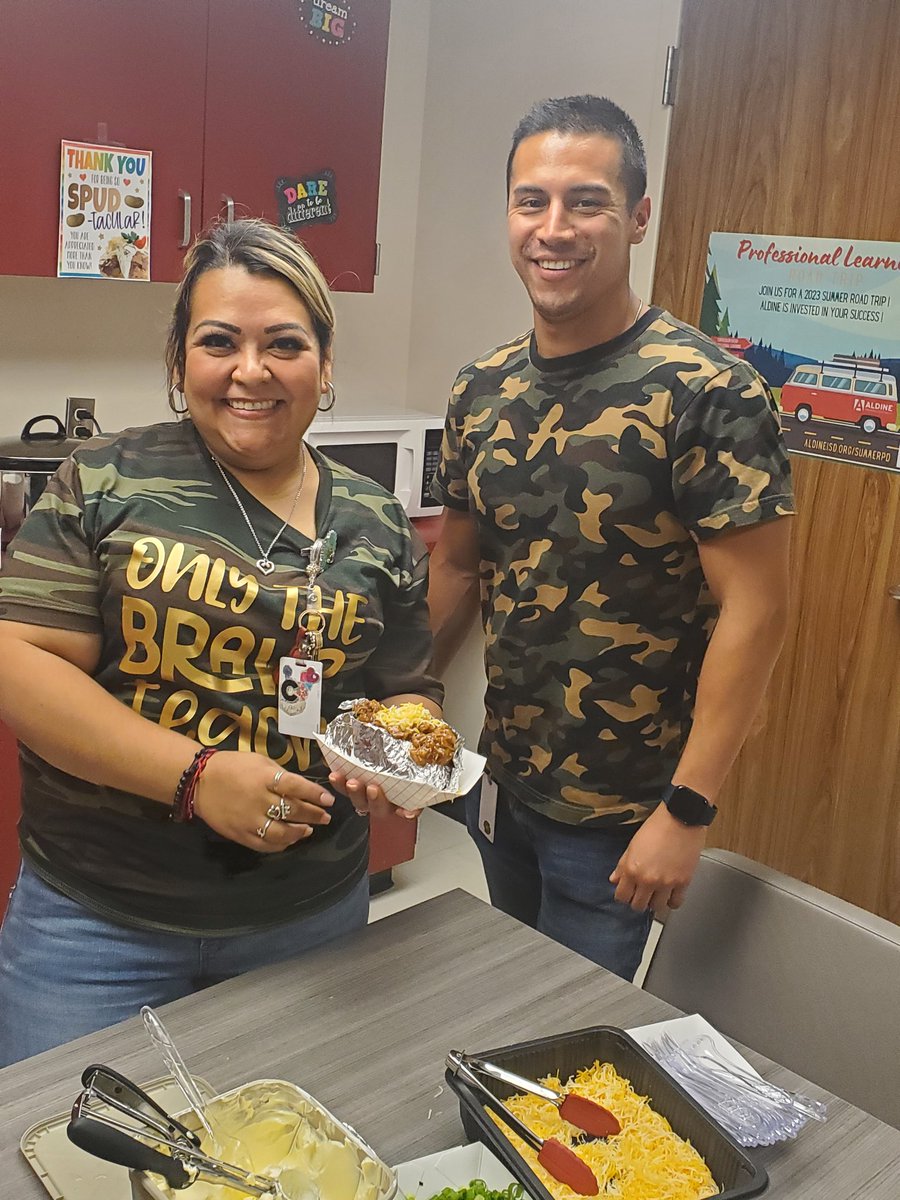 Its camo day!
We love 'camo'ing to #CampOdom and showing our summer camp spirit. @RicardoPequeno1 @mtrujillo1984 @AldineRUSH #SummerRush