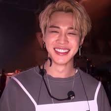 Nazadani23's tweet photo. #weloveyoujimin https://t.co/Y2xlG5fqDT