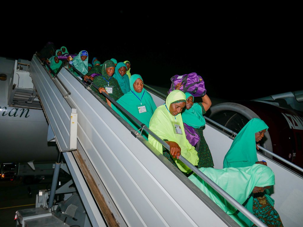 AzmanAir's tweet photo. We made Nigeria and Kaduna State Proud today as we deliver yet another Batch of 409 Intending Pilgrims to Medina for Hajj2023.
The pilgrims arrived safely in Medina at exactly 11:55pm LT
Good job Team..
https://t.co/QVwapWYK3Q
#LetsFlyAzmanAir https://t.co/7GkJNOwDlB