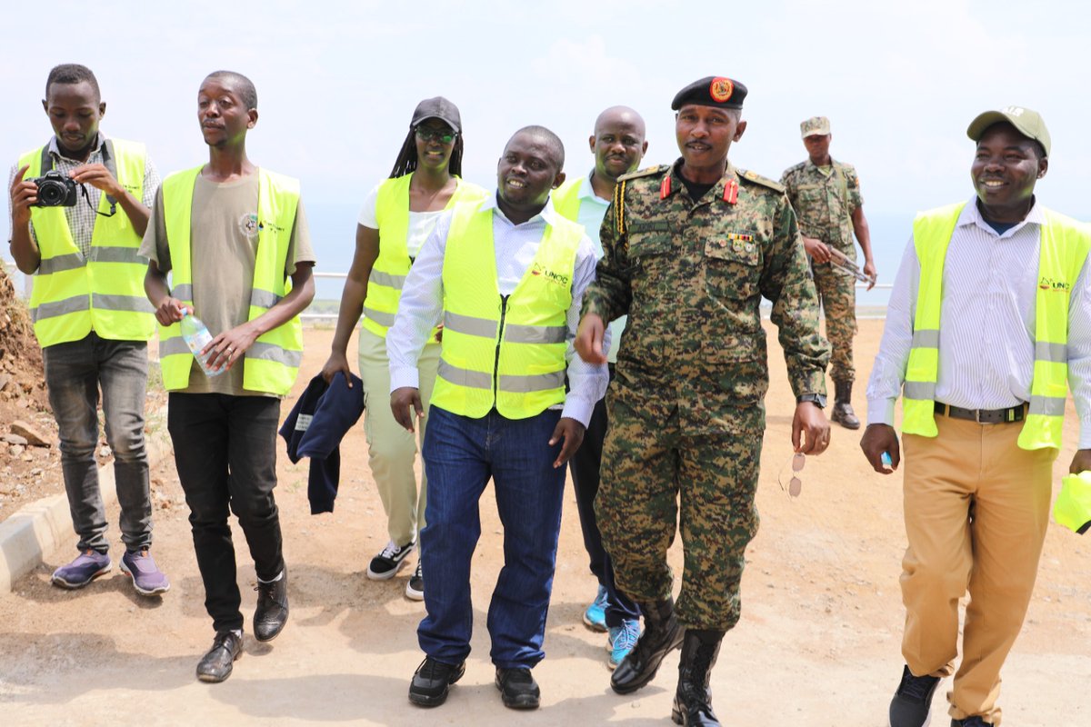 Kingfisher Development Project is among the oil sites that are  on track to produce an incredible 40,000 barrels of oil per day at its peak.

Impressively, experts manning the grilling process that goes as far as 8km below the ground are Ugandans. 
#PAUOilVisit 
 #CNOOCUganda