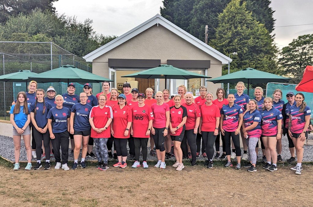 llangennechcc's tweet image. What a success! Our ladies played their first ever game today and loved it.  Da iawn ladies. 🏏💪

Thank you @ClwbCricedGroes  and @CarmarthenWands for coming down. 

#ymlaen #lanyllan