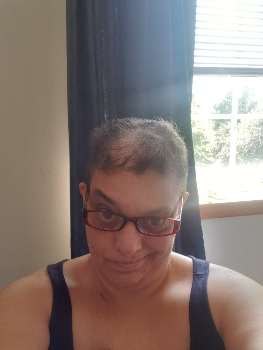 MaddysHoG's tweet photo. Arguing with stupid people has caused my hair to fall out.
#chemohumor https://t.co/MM06yUWsIz
