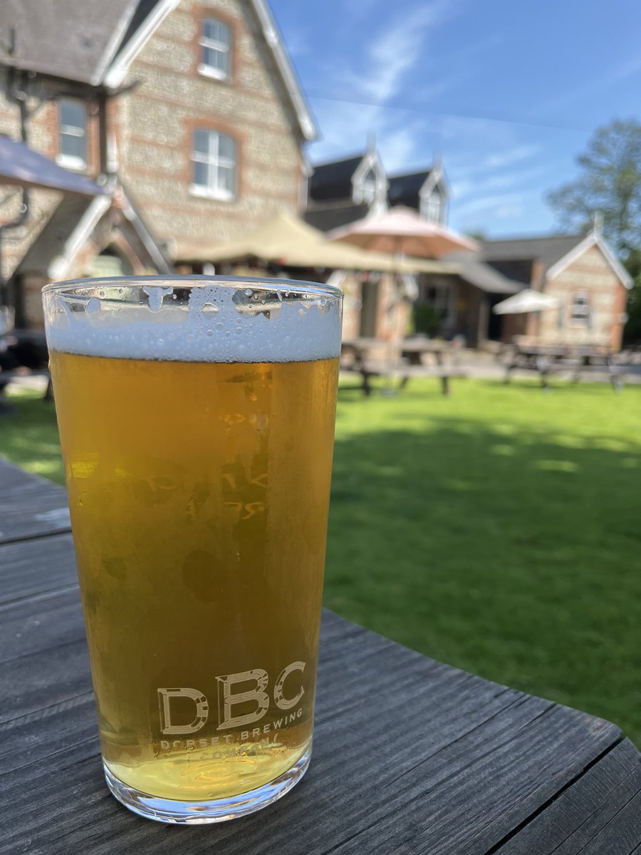 DurbanNils's tweet photo. Trying out a Summer Luvin’ 4.2% extra pale from @PiddleBrewery #DORSET https://t.co/L8pZnROZRe