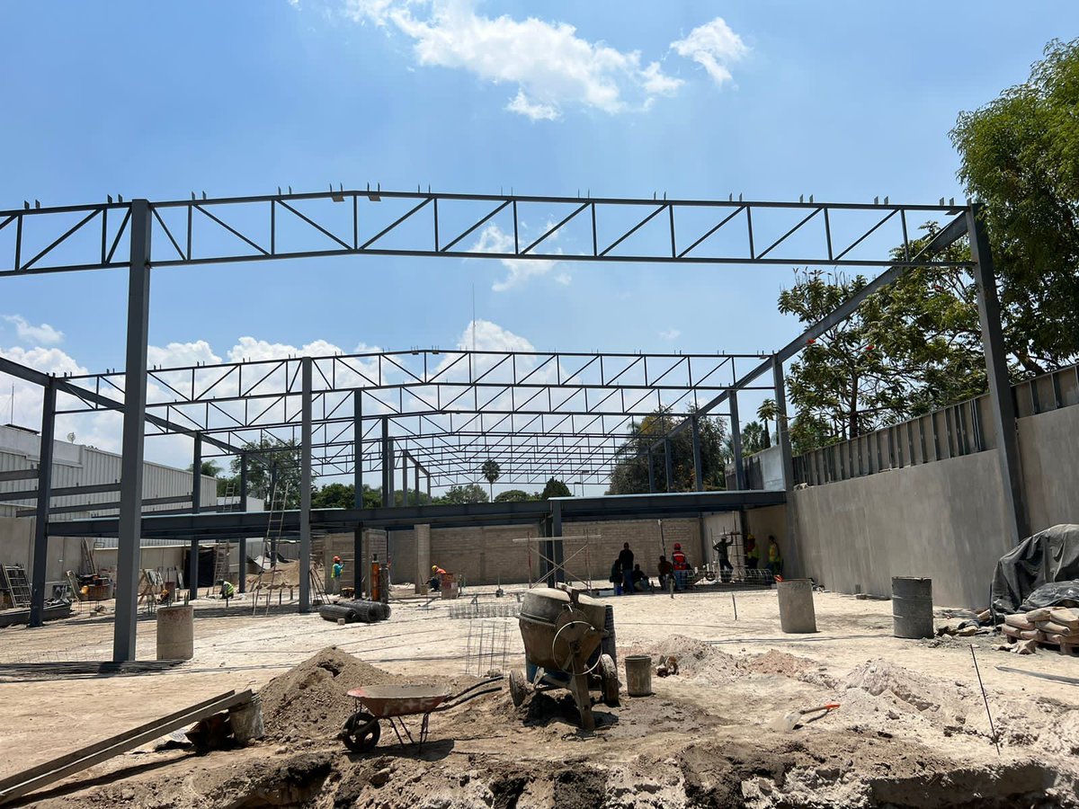 👇 Urgente intervencion de las autoridades. Construccion masiva sin permiso y sin anuencia de colonia las fuentes. No mas corrupcion. <a href="/JuanJoseFrangie/">Juan José Frangie</a> <a href="/ZapopanGob/">Gobierno de Zapopan</a>
<a href="/Notisistema/">Notisistema</a> <a href="/muralcom/">mural.com</a> Lopez mateos sur 6160, las fuentes. A quien le dieron el beneficio? <a href="/EnriqueAlfaroR/">Enrique Alfaro</a>