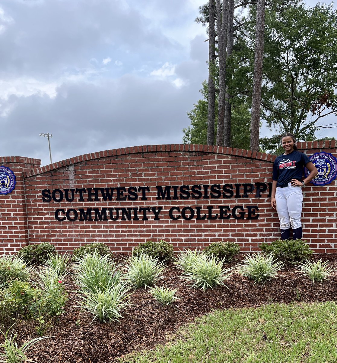had a great time at the SMCC softball camp! thank you so much, Coach Shea! Go Bears! ❤️💙🐻 <a href="/SMCCBearsSb/">Southwest Softball</a> <a href="/SMCC_Athletics/">SMCC Athletics</a>