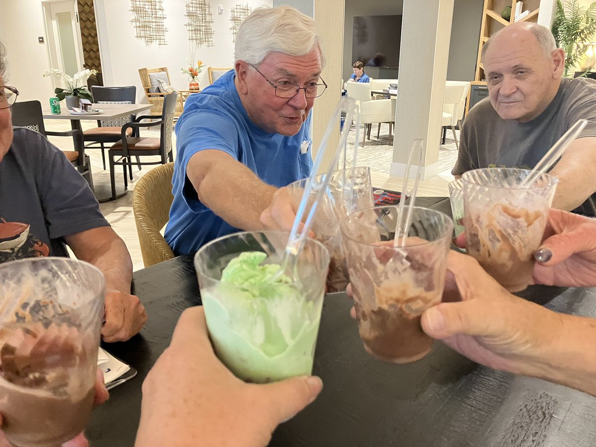 ParasolMelbour1's tweet photo. Nothingβs better than an impromptu ice cream social on a rainy afternoon #icecream #social #thunderstorm #community #seniorliving #SUNprogram #lovewhereyoulive #adeloncapital #alwaysunited #unitedgroup https://t.co/9GyCx0M7q5