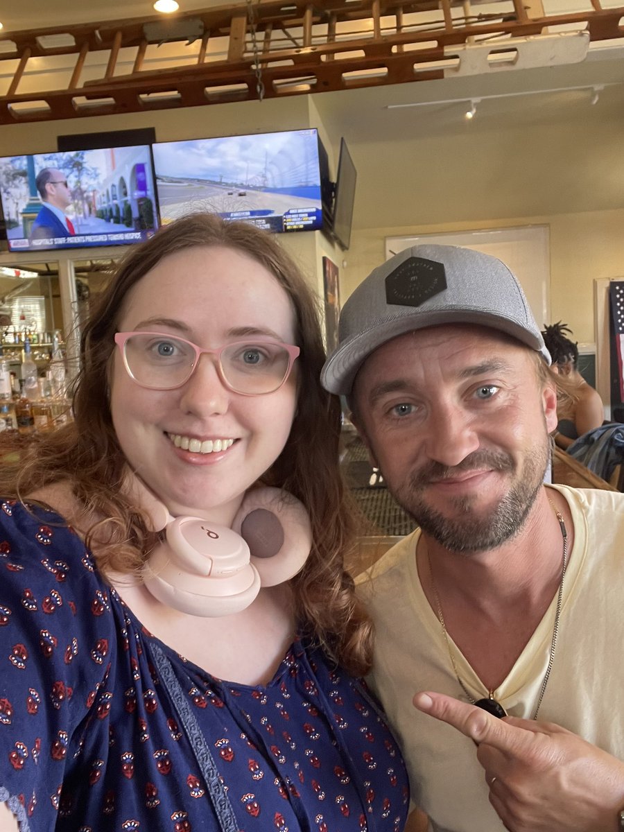 MayClaireMusic's tweet photo. It was unreal running into @TomFelton today!! He was so genuine and took an interest in my career ❤️ HP fan for life! https://t.co/UHyWH6x3OY