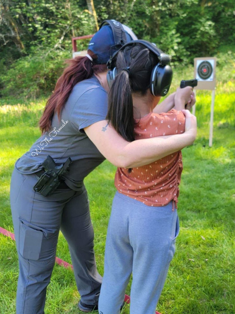 Kerry Slone(Stilettos&Shotguns) tweet media