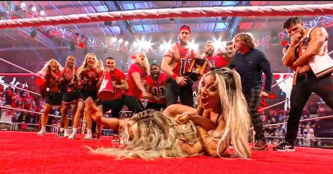 AjBlueBayBelt's tweet photo. Hail The future NXT Women’s Champion Thea!❤️🖤 #WWENXT https://t.co/xsbcDTBLap