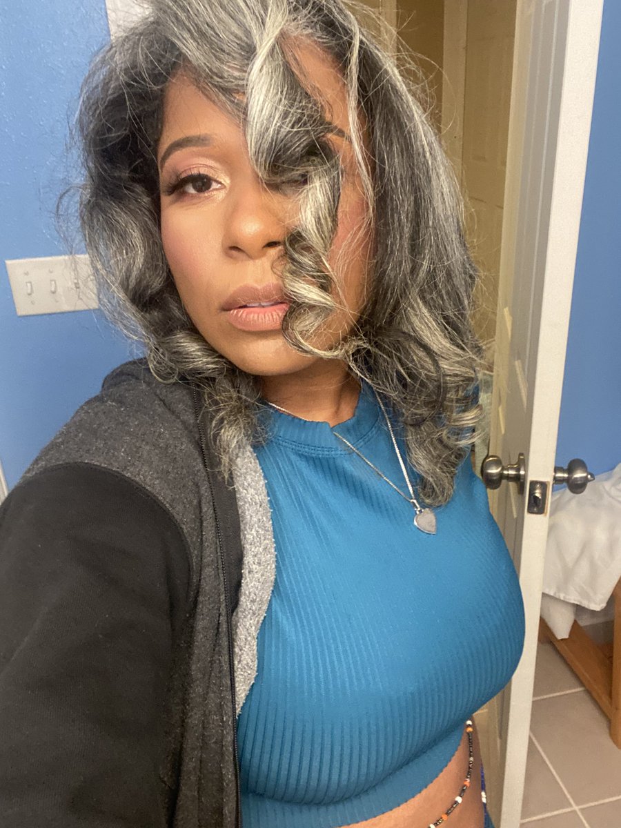 Grey Hair is Sexy (@justlivingnsht) on Twitter photo 