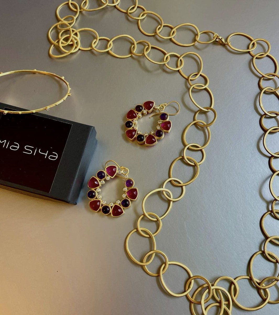 mia_siya's tweet image. ADIRAA &amp;amp; NIYA earrings from @mia_siya  
#trending2023 #trendingjewelry #longnecklace #miasiyajewelry