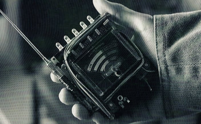 dittcore's tweet image. Possibly outdated for the current equipment we have, but this one always gives me chills when I have to use it, especially when it goes off and beeps due to presences from beyond. Physical creatures are frightening, but pseudo-ghostly ones cause greater scares.