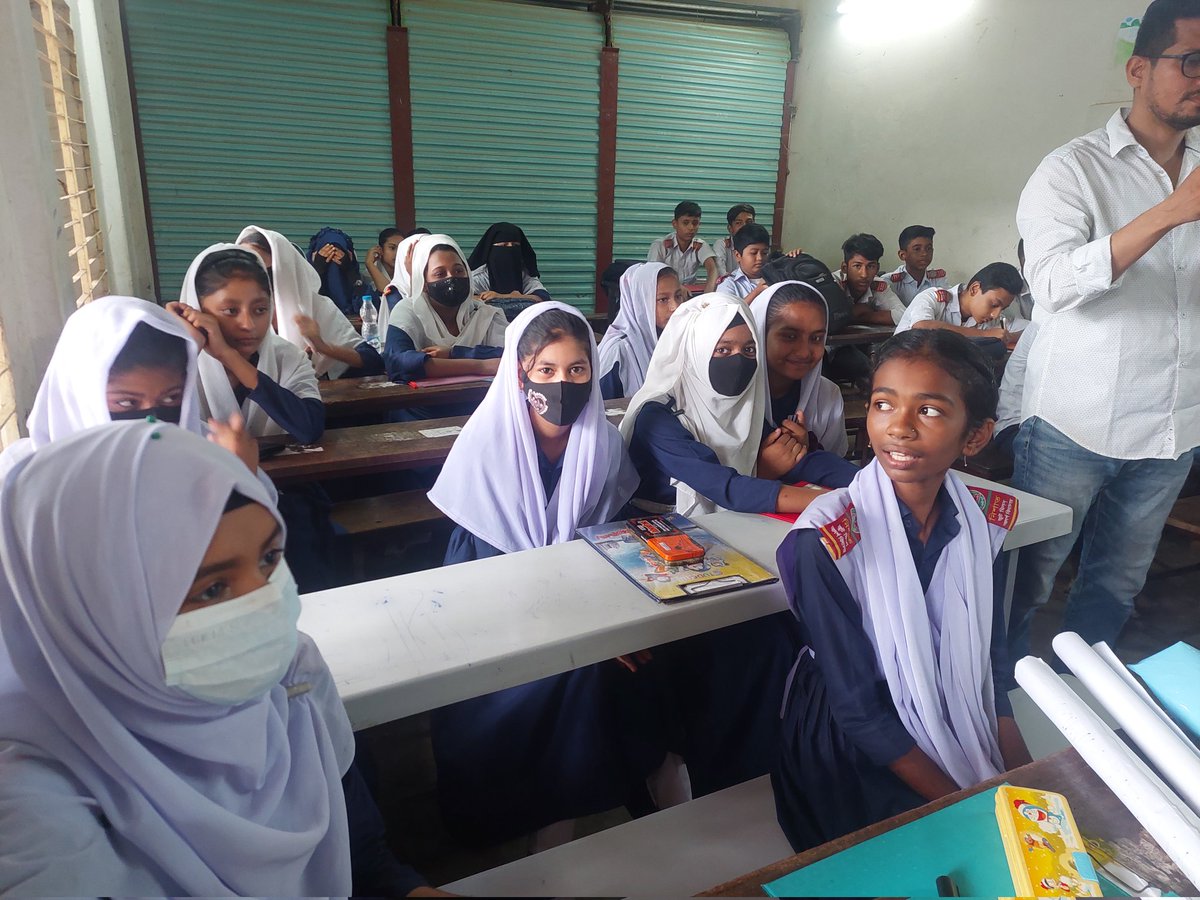 arajahan123's tweet photo. New Curriculum gives a friendly environment to learn the things effectively. 
#NewCurriculum 
#MinistryofEducationBangladesh https://t.co/YVJmOsKLLp