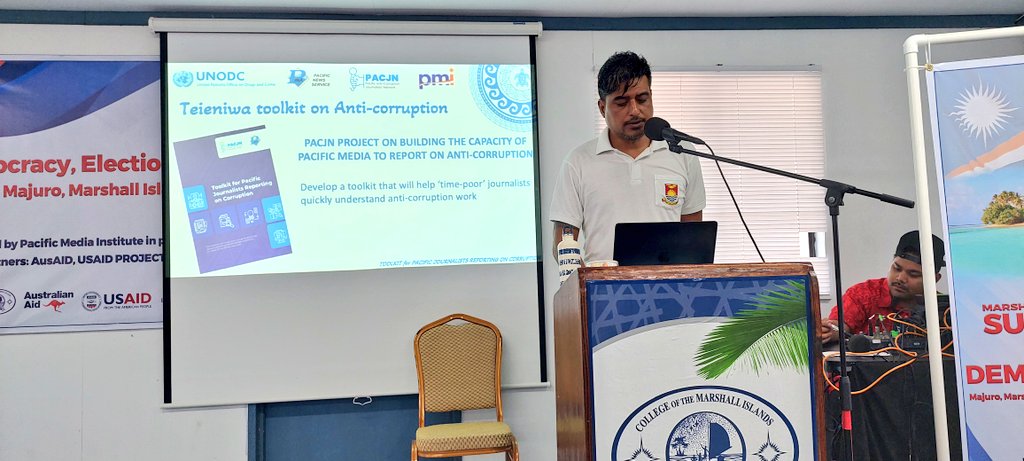 Pacjn1's tweet photo. @rmrimon Rimon presenting the Teieniwa media toolkit to participants to the Democracy, Elections and Media Workshop in Majuro Marshall Islands. PACJN is delighted to be a partner in this workshop with Pacific Media Institute #PMI  &amp; College of the Marshall Islands #CMI https://t.co/hpArh20B9H