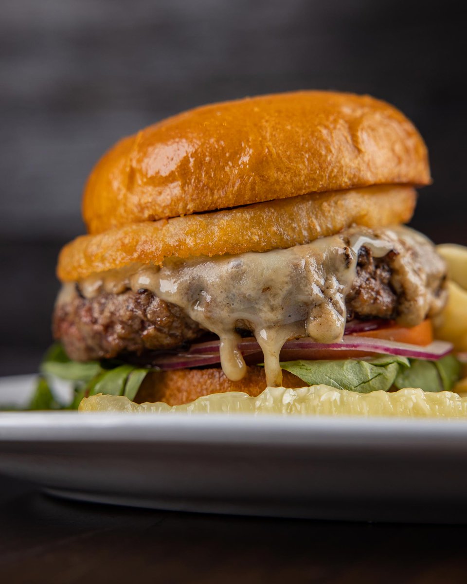TimFinnegans's tweet photo. STOP ✋🏽 it's burger time 🍔 ... *Peppercorn Burger https://t.co/bmHV9tVJIk