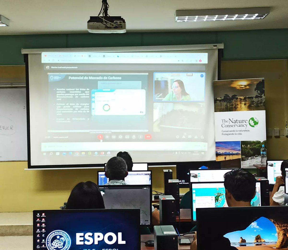 FondaguaEc's tweet photo. Hoy se realizó el primer día del taller denominado "Uso y las aplicaciones de la plataforma Global Mangrove Watch” en @espol  🌳💻

En este taller se encuentran participando administradores de áreas protegidas marino costeras, autoridades, academia y ONGs. https://t.co/m476PDlGLQ
