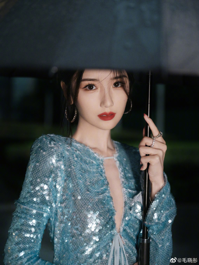 #MaoXiaotong shares new snaps!