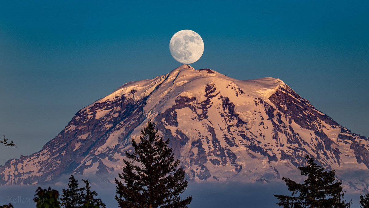 🔥🔥 West coast living 🔥🔥

🌚 Mt. Rainier, WA 👽 2023 ⛰️