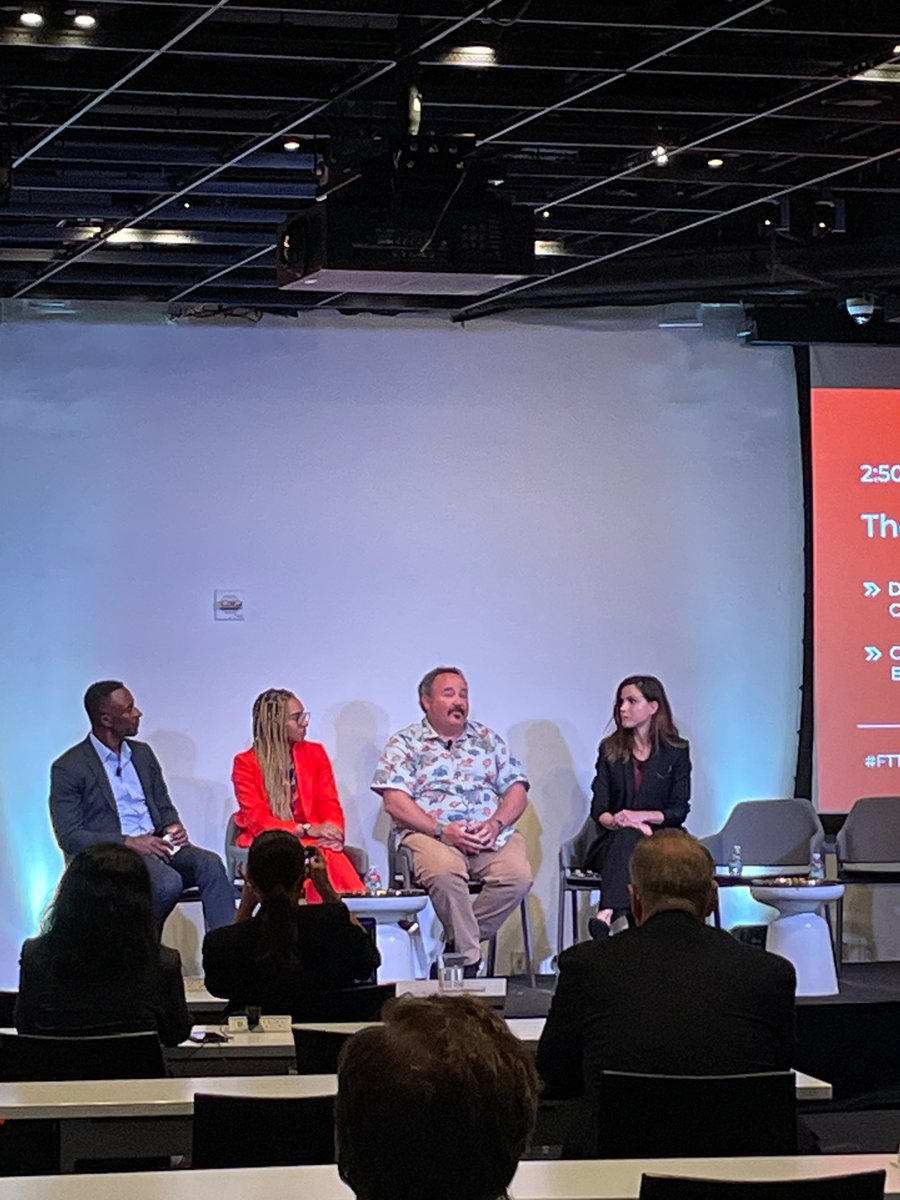 So great to see <a href="/DanaDisrupts/">Dana L.</a> crush it on the <a href="/embedfinance/">embedded finance</a> stage